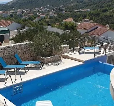 Mediterana Villa *
